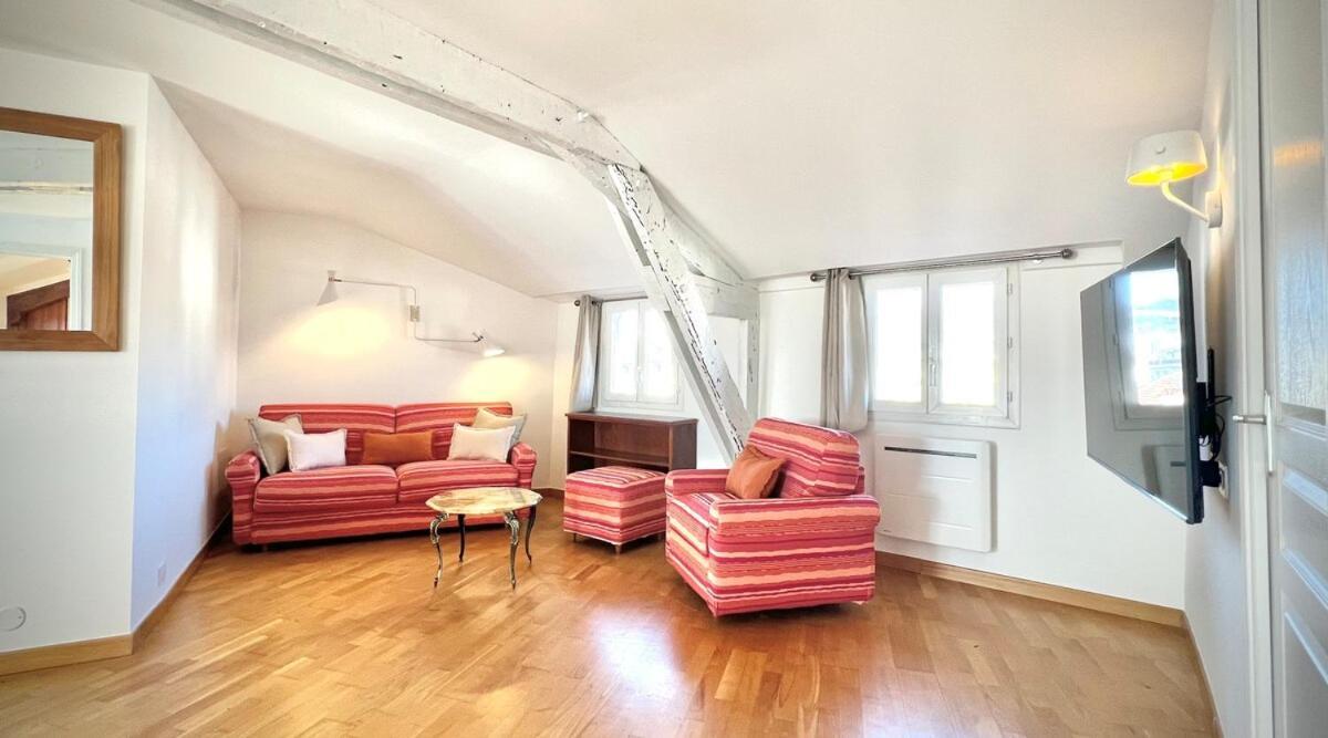 Apartment Charming Peaceful Haven In The Golden Square, Air-conditioned