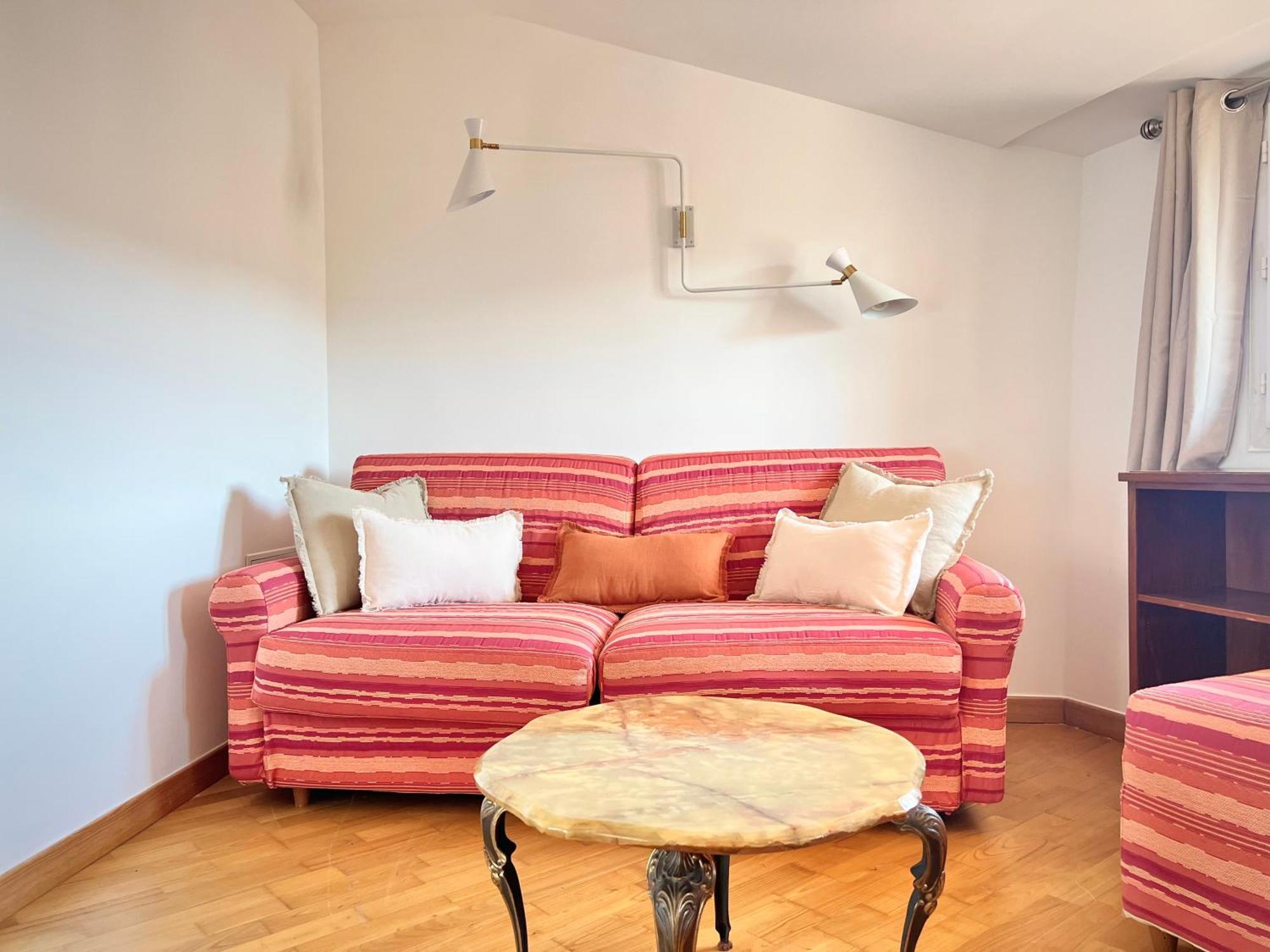 Charming Peaceful Haven In The Golden Square, Air-conditioned Apartment *