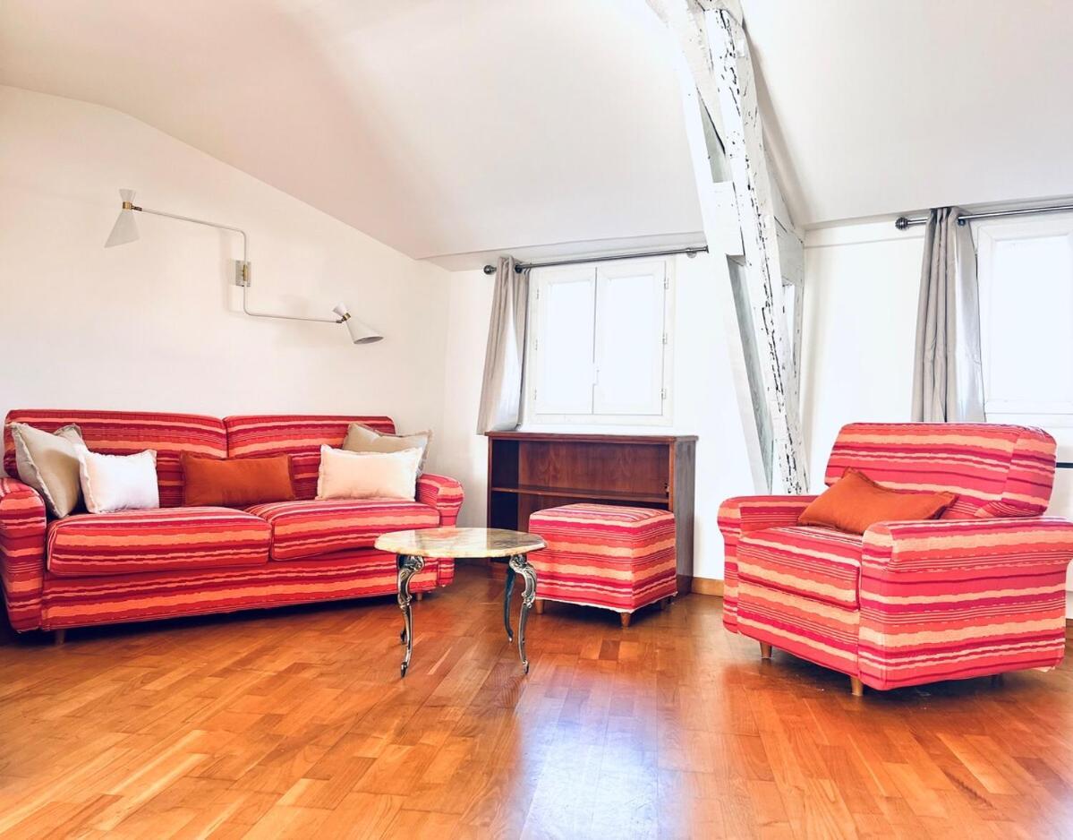 Charming Peaceful Haven In The Golden Square, Air-conditioned